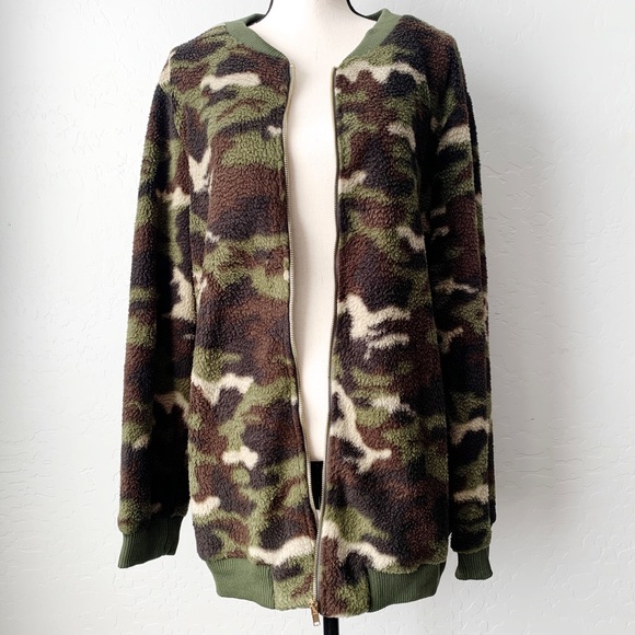 Teddy Fleece Camo Bomber Jacket - Picture 6 of 6